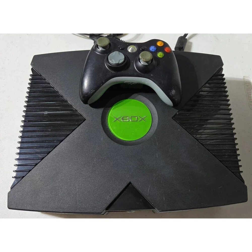 Original Microsoft Xbox Console, Controller, Power Cord AV Cord 